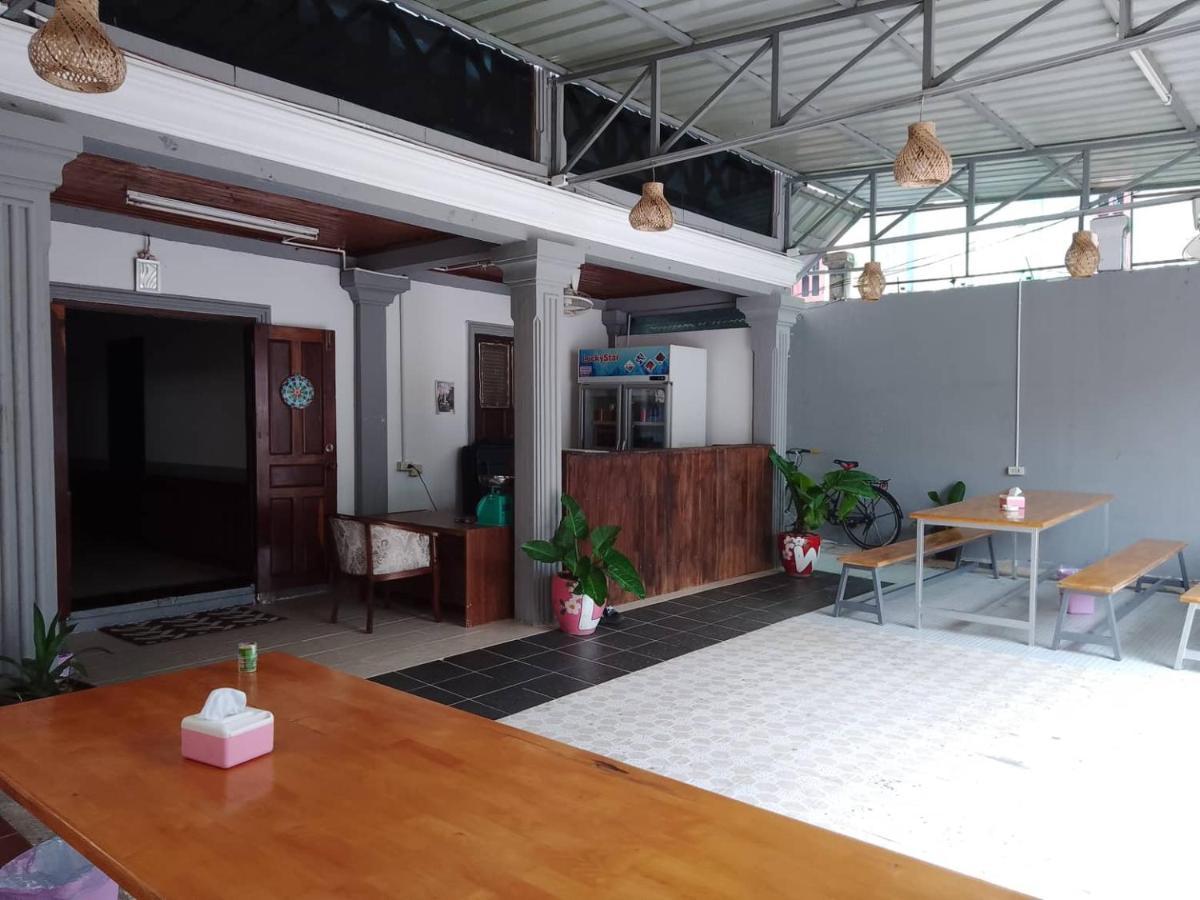 Funny Backpacker Hostel Luangprabang Kültér fotó