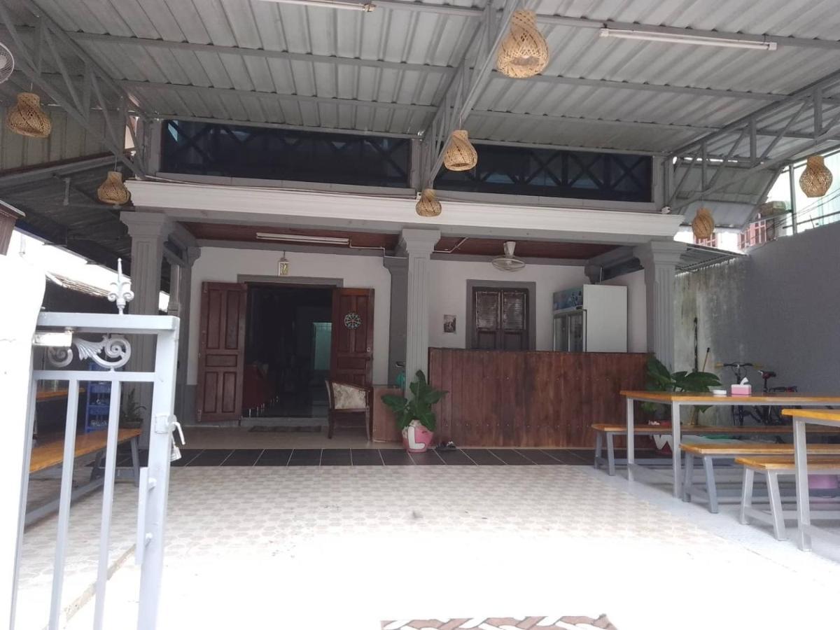 Funny Backpacker Hostel Luangprabang Kültér fotó
